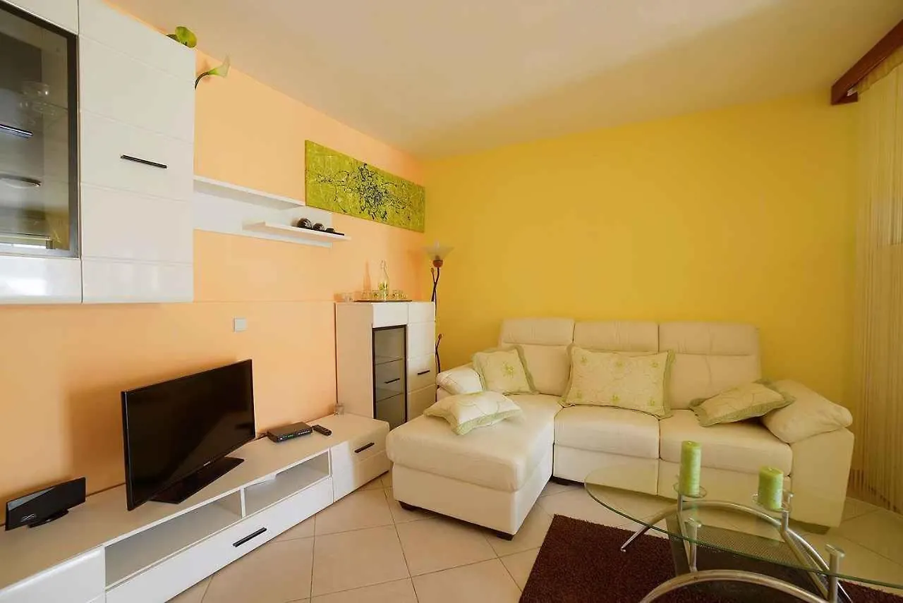 Apartment Pula, Istria Country 1 Vintijan